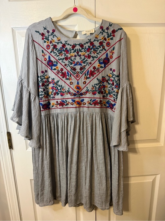 Umgee Dresses & Skirts - Umgee Light Gray Embroidered Boho Midi Dress